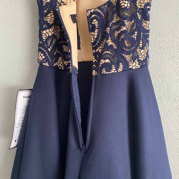 B. Darlin Formal Dress Size 4 Navy Blue Fit & Flare Glitter Lace Party Halter - Picture 7 of 11